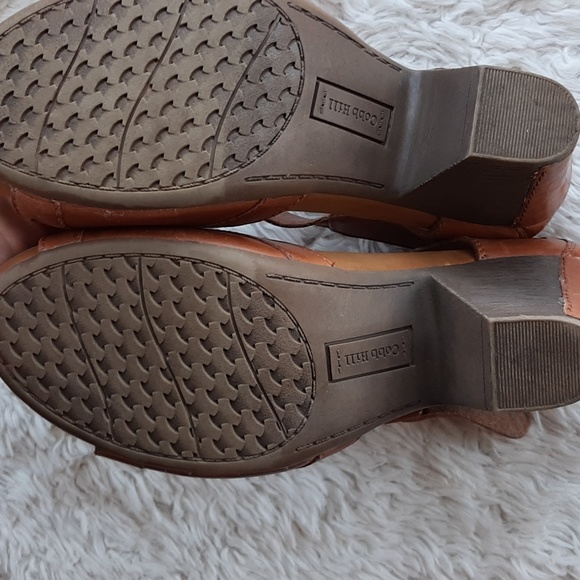 Cobb Hill by New Balance Cut-Out Sandal  8.5W - Picture 6 of 11